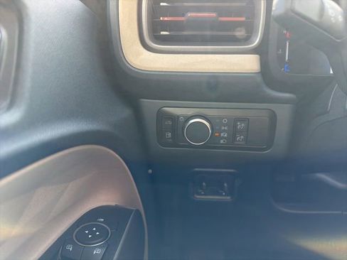 Used 2025 Ford Maverick Lariat w/ 4K Tow Package AWD/4WD image 19