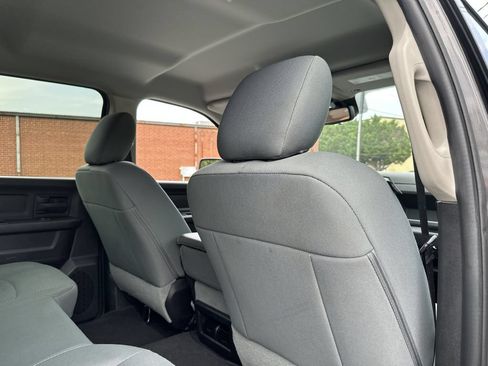 Used 2015 RAM 1500 Express RWD image 36