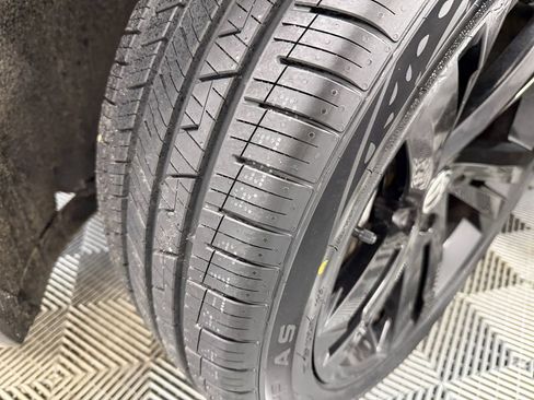 Used 2023 Volkswagen Tiguan SE R-Line image 33