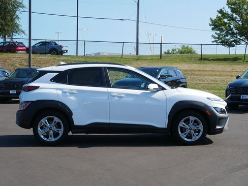 Used 2023 Hyundai Kona SEL w/ Convenience Package FWD image 5