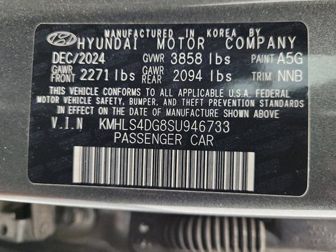 Used 2025 Hyundai Elantra SEL FWD image 33
