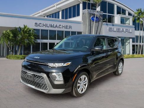 Used 2022 Kia Soul LX FWD image 3
