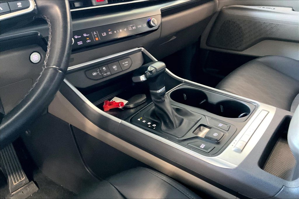 Used 2026 Kia Carnival FWD image 11