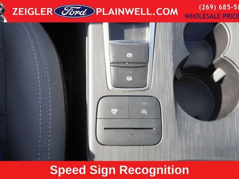 Used 2022 Ford Escape SE w/ Cold Weather Package image 22