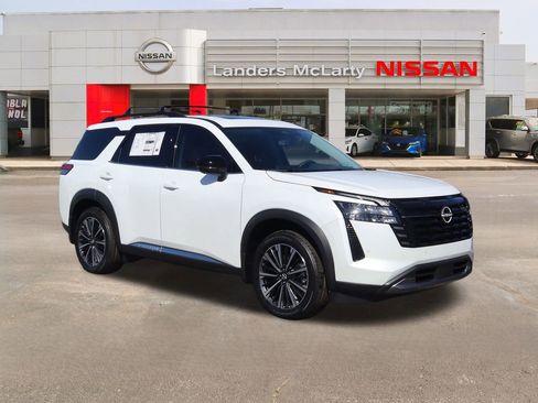 New 2026 Nissan Pathfinder Platinum w/ Cargo Package image 1
