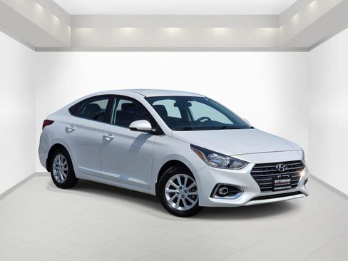 Used 2021 Hyundai Accent SEL FWD image 1