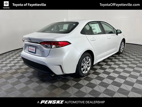 Used 2026 Toyota Corolla LE FWD image 5