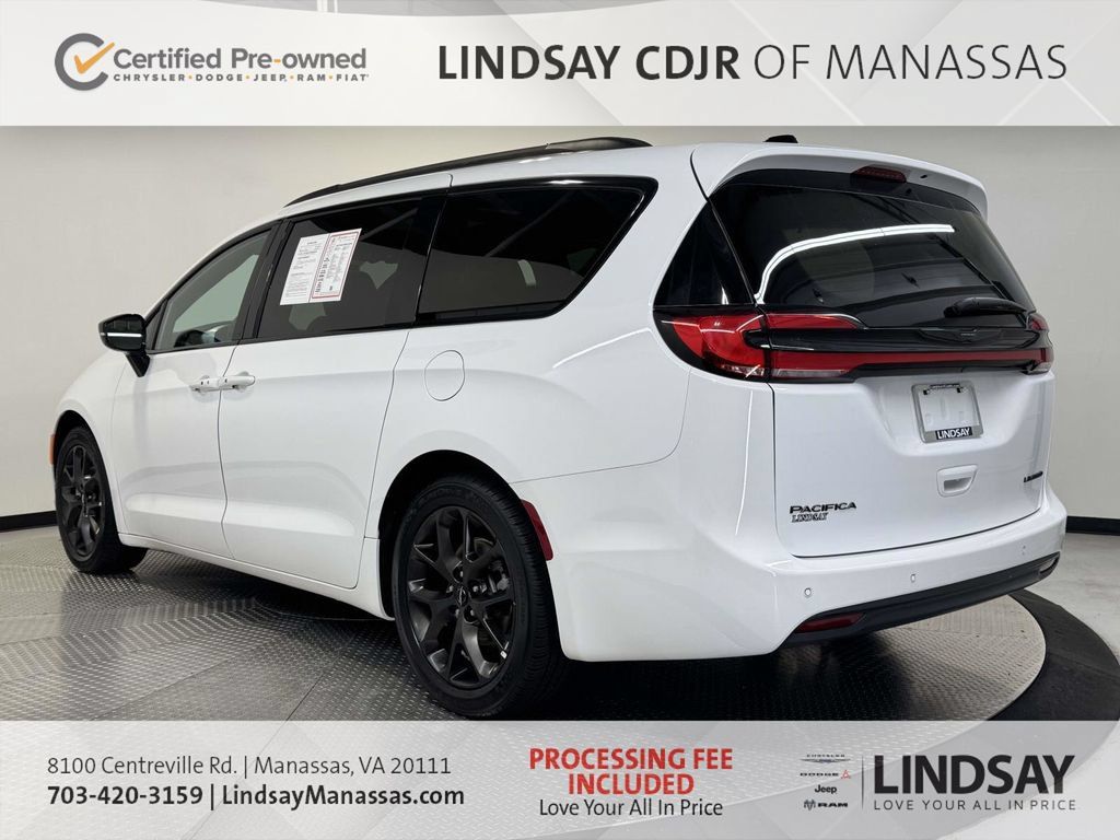 Certified 2025 Chrysler Pacifica Limited FWD image 7
