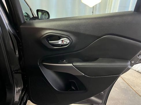 Used 2022 Jeep Cherokee Latitude Lux image 25