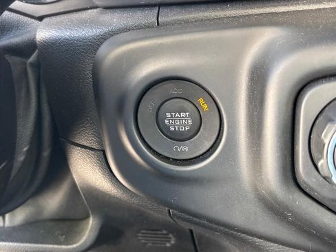 Used 2021 Jeep Gladiator Sport AWD/4WD image 17