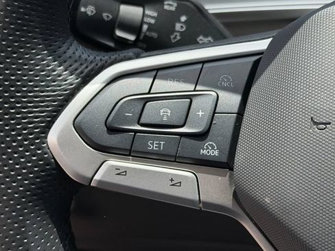 Certified 2025 Volkswagen Tiguan SE R-Line FWD image 26
