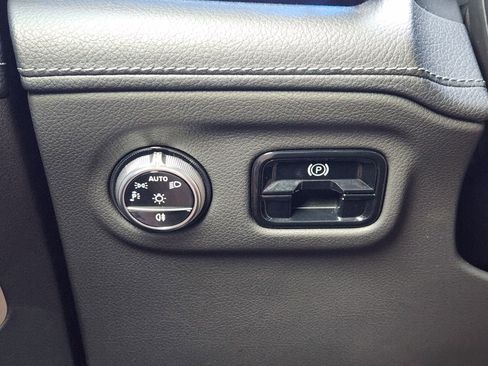 Used 2023 Mercedes-Benz EQE 350+ SUV image 23