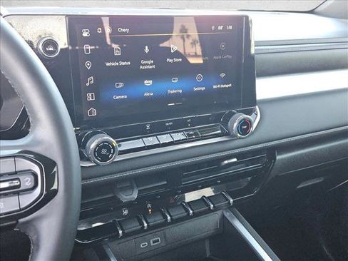 Used 2024 Chevrolet Colorado LT image 13