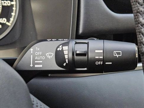 Used 2026 Mitsubishi Outlander SE FWD image 24