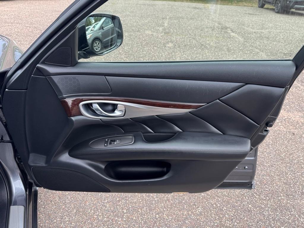 Used 2017 INFINITI Q70 L 3.7 AWD/4WD image 27