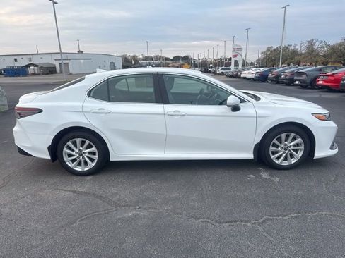 Used 2024 Toyota Camry LE image 6