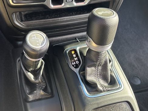 Used 2021 Jeep Wrangler Unlimited Sport AWD/4WD image 22