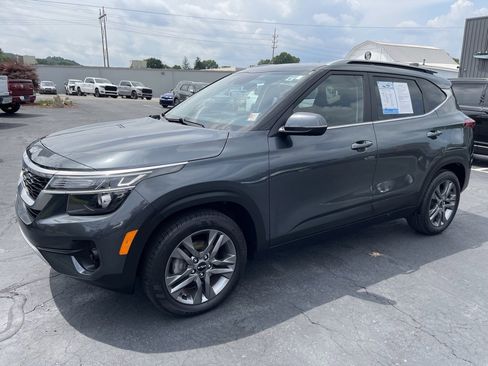 Used 2023 Kia Seltos S image 2