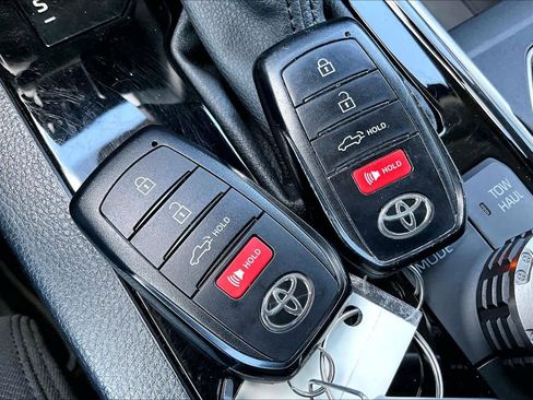 Used 2024 Toyota Tundra SR5 w/ SR5 Convenience Package image 14