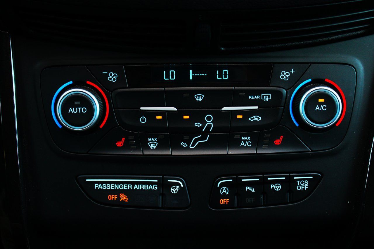 Used 2019 Ford Escape Titanium AWD/4WD image 24