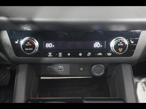 Used 2025 Mitsubishi Outlander SE AWD/4WD image 17