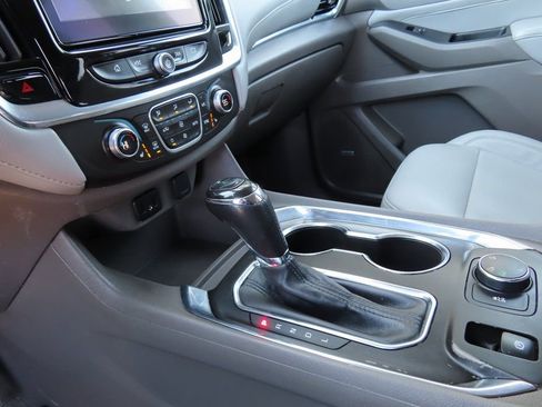 Used 2018 Chevrolet Traverse LT image 20