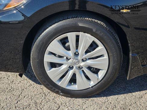 Used 2024 Nissan Sentra S image 13