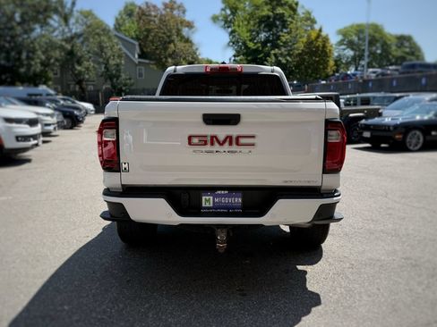 Used 2024 GMC Canyon Denali AWD/4WD image 10