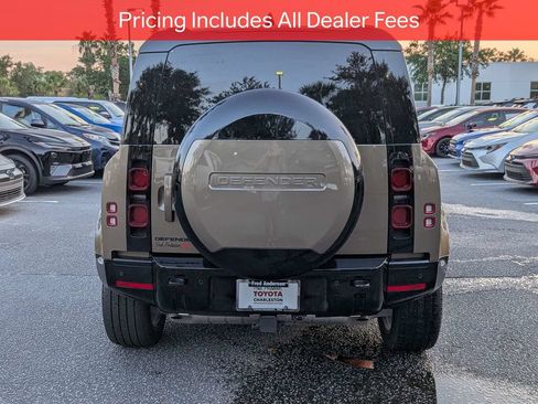 Used 2025 Land Rover Defender 110 X-Dynamic SE AWD/4WD image 5