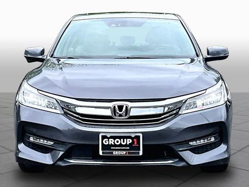 Used 2017 Honda Accord Touring image 4