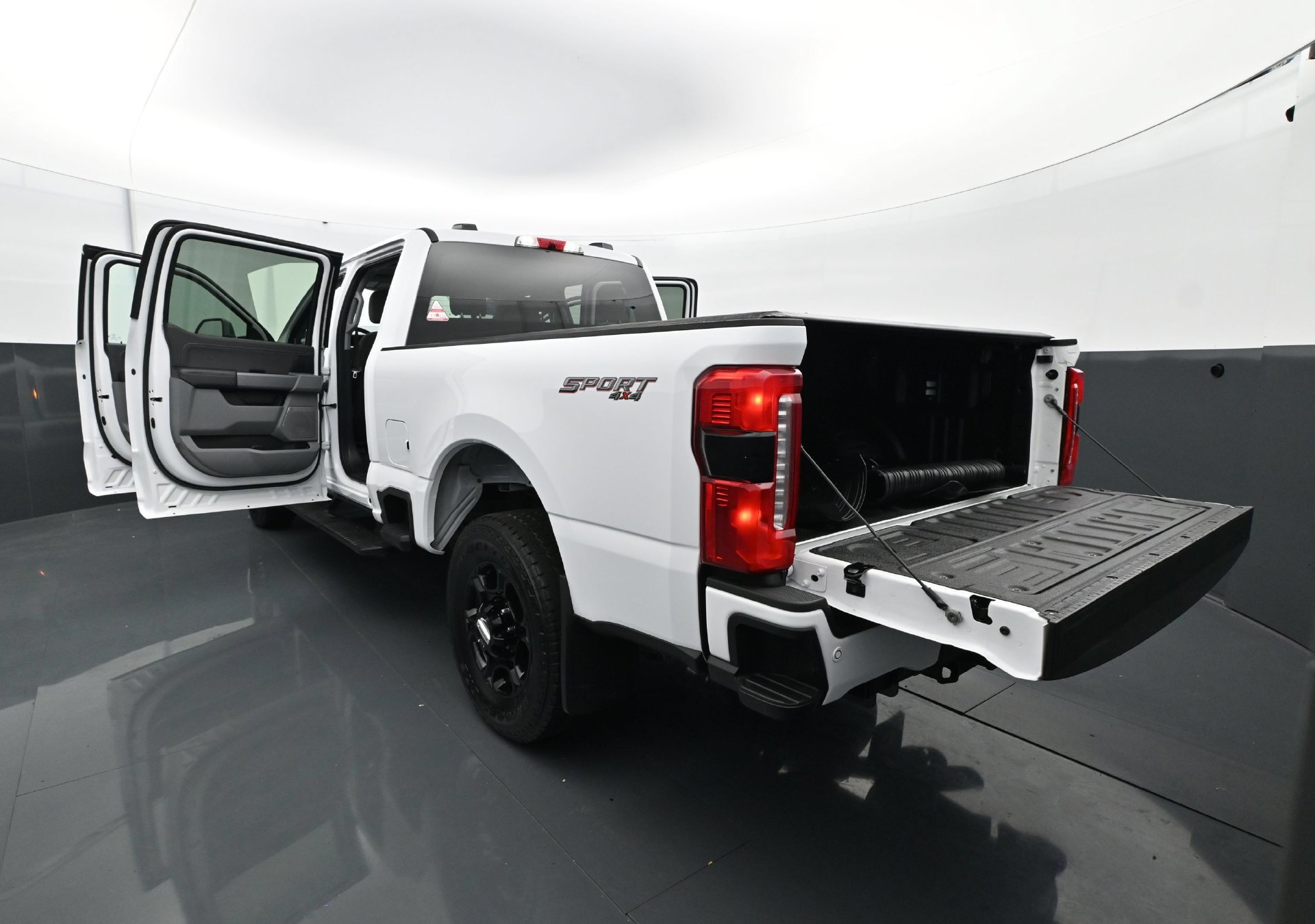 Used 2024 Ford F250 XLT w/ XLT Premium Package AWD/4WD image 33