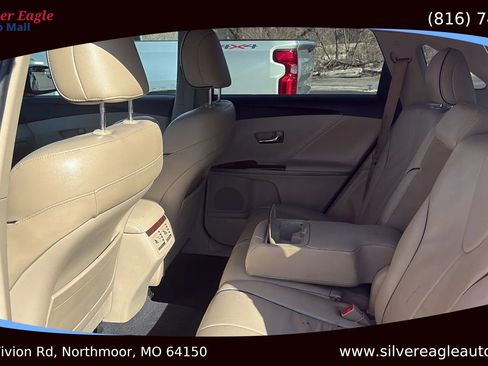 Used 2010 Toyota Venza image 10