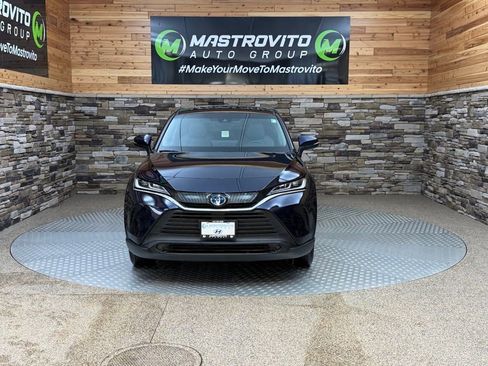 Used 2023 Toyota Venza LE AWD/4WD image 3