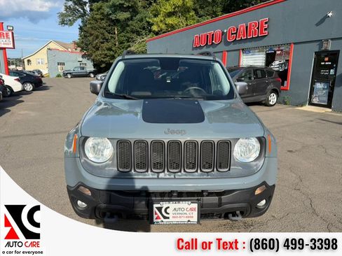Used 2016 Jeep Renegade Trailhawk AWD/4WD image 2