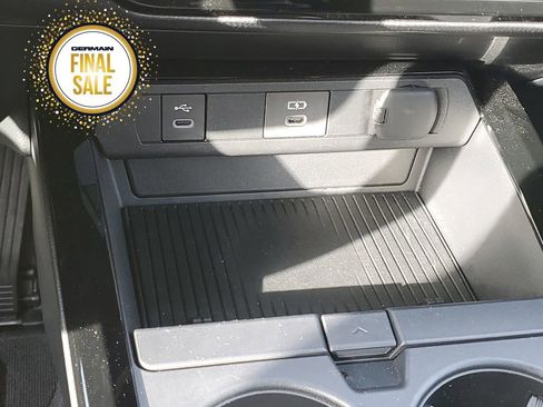 Certified 2025 Toyota Prius Limited image 28