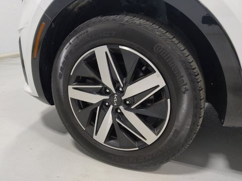 Used 2023 Kia Sorento S FWD image 31