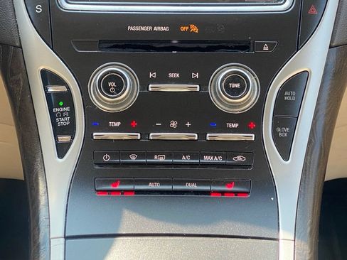 Used 2019 Lincoln Nautilus Select AWD/4WD image 25