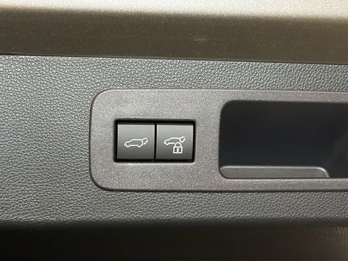 New 2026 Lexus LX 700h Luxury image 10