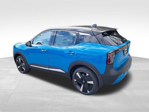 New 2026 Nissan Kicks SR w/ SR Premium Package AWD/4WD image 3