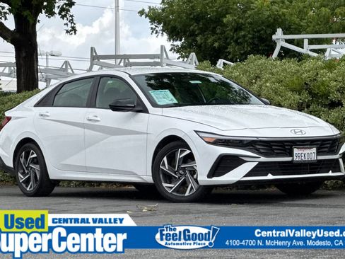 Used 2025 Hyundai Elantra Sport FWD image 1