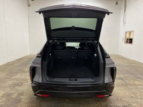Used 2024 Cadillac Lyriq Sport RWD image 9