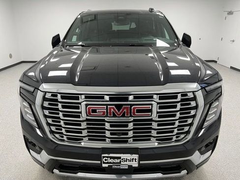 Used 2025 GMC Yukon XL Denali image 3