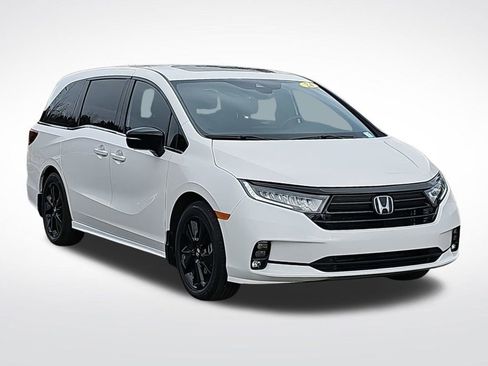 Certified 2024 Honda Odyssey Sport image 3