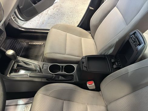 Used 2014 Toyota Corolla LE FWD image 18