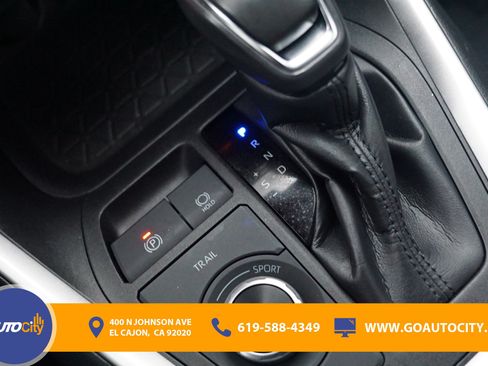 Used 2022 Toyota RAV4 XLE Premium AWD/4WD image 25