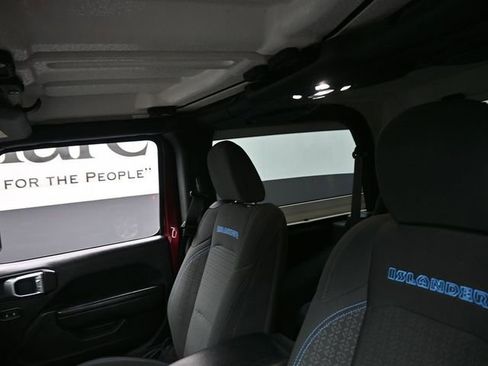 Used 2021 Jeep Wrangler Sport image 17