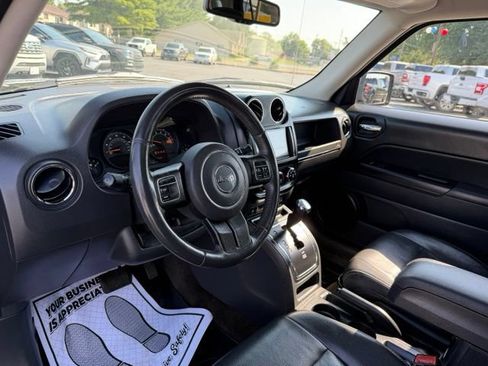 Used 2016 Jeep Patriot High Altitude AWD/4WD image 14