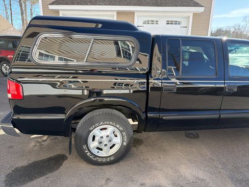 Used 2001 Chevrolet S10 Pickup LS image 22
