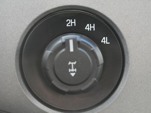 Used 2013 Ford F250 XLT w/ XLT Premium Pkg image 31