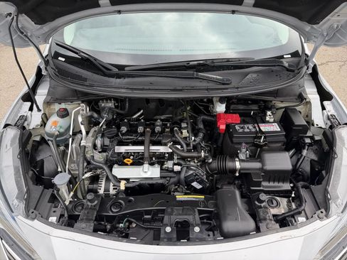 Used 2025 Nissan Versa SV FWD image 30